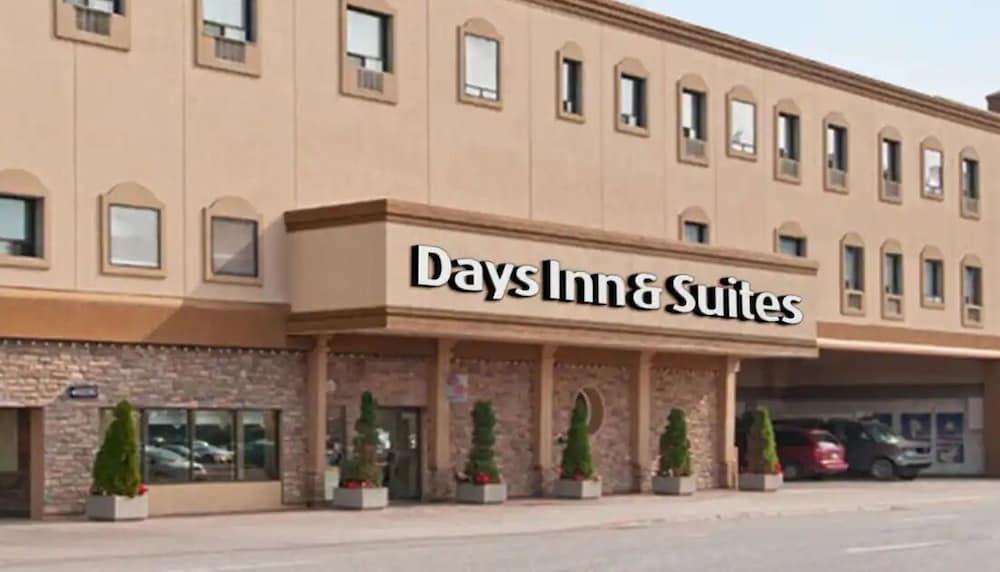 Days Inn & Suites By Wyndham Sault Ste. Marie On Dış mekan fotoğraf