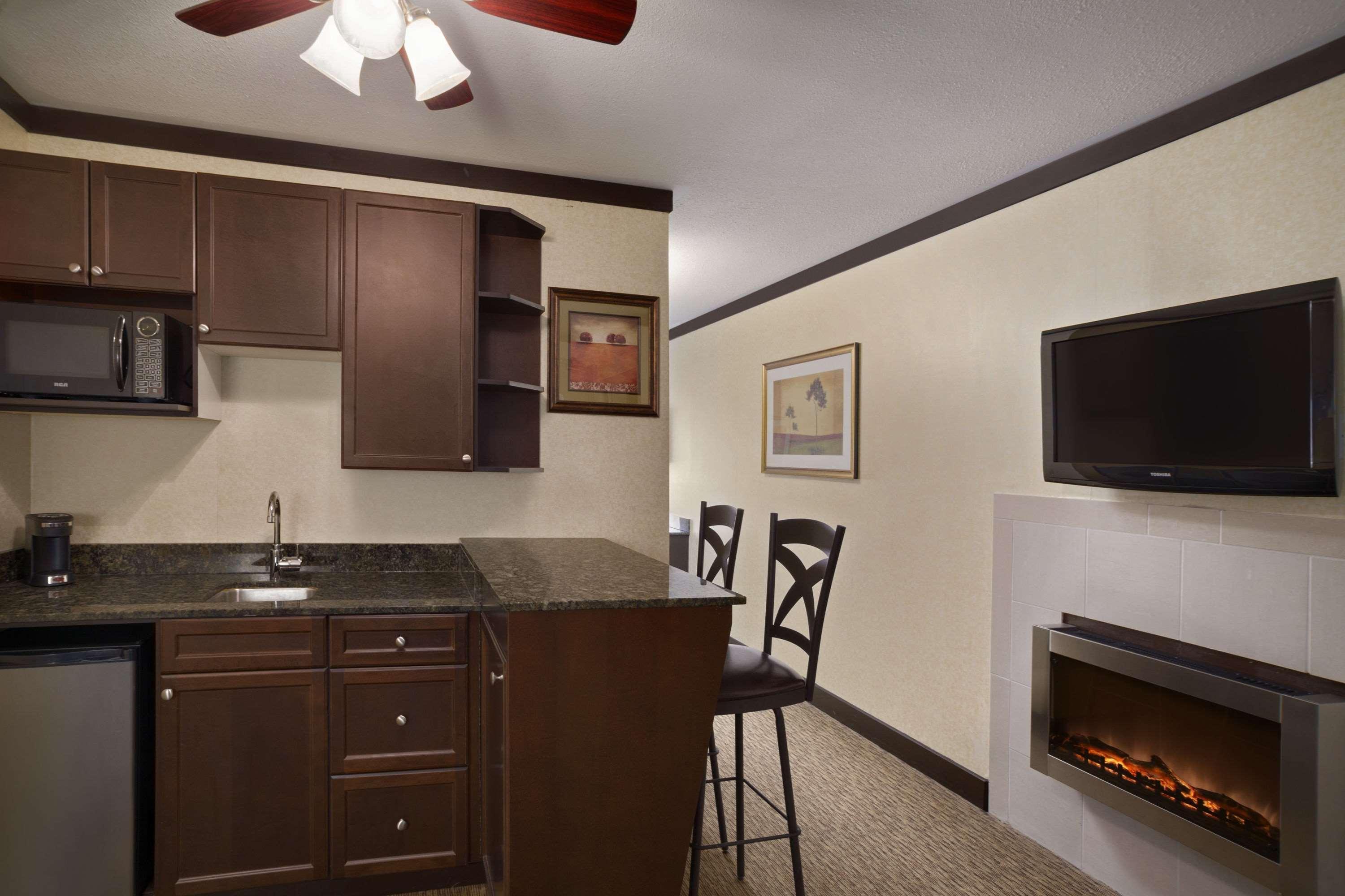 Days Inn & Suites By Wyndham Sault Ste. Marie On Dış mekan fotoğraf