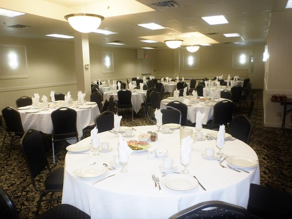 Days Inn & Suites By Wyndham Sault Ste. Marie On Dış mekan fotoğraf