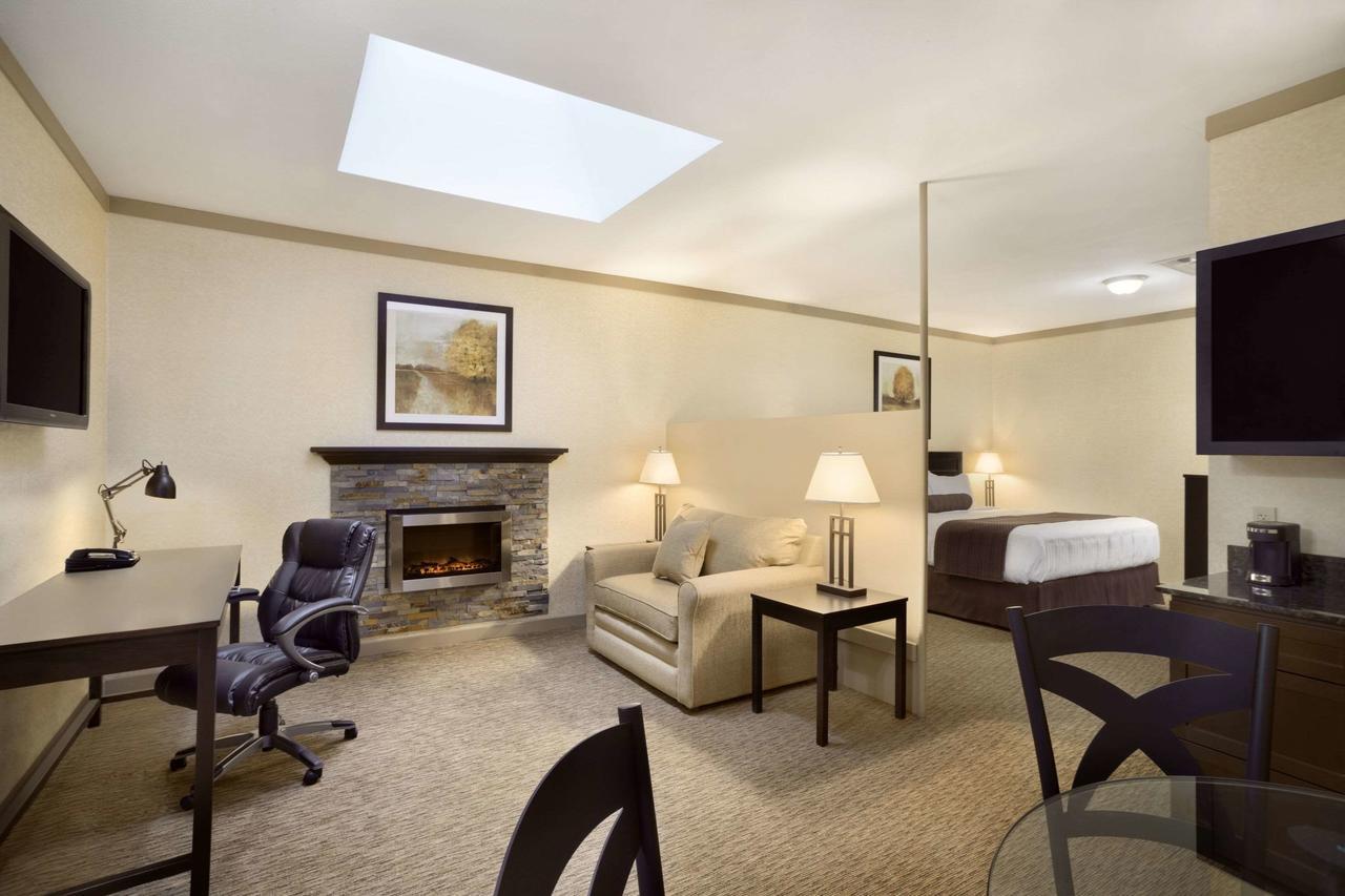 Days Inn & Suites By Wyndham Sault Ste. Marie On Dış mekan fotoğraf