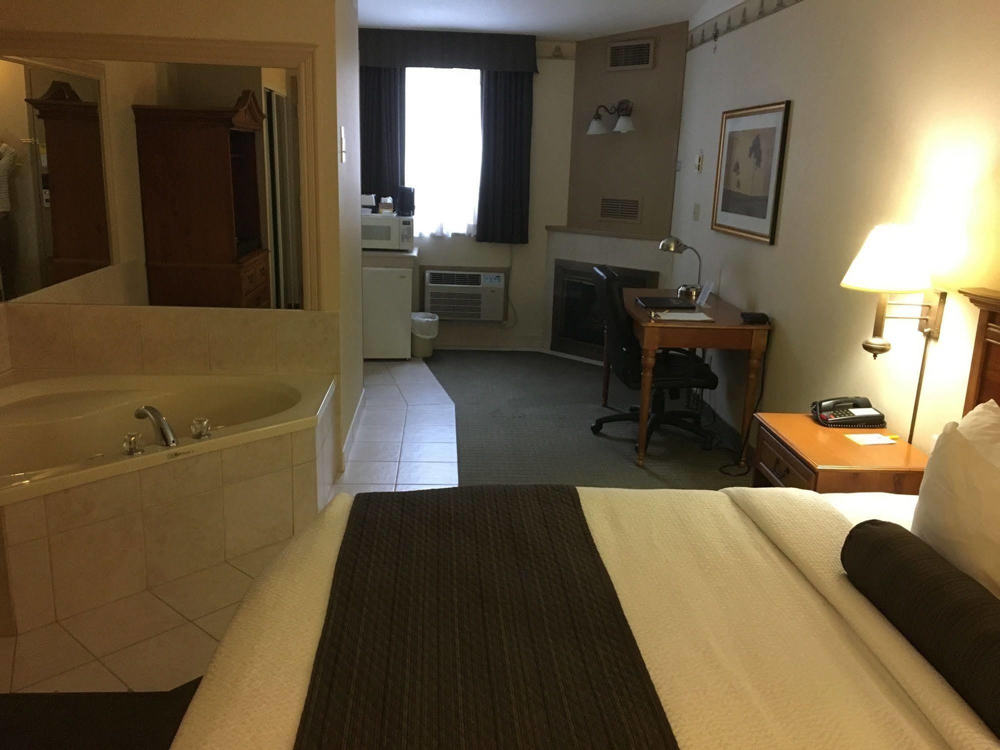 Days Inn & Suites By Wyndham Sault Ste. Marie On Dış mekan fotoğraf
