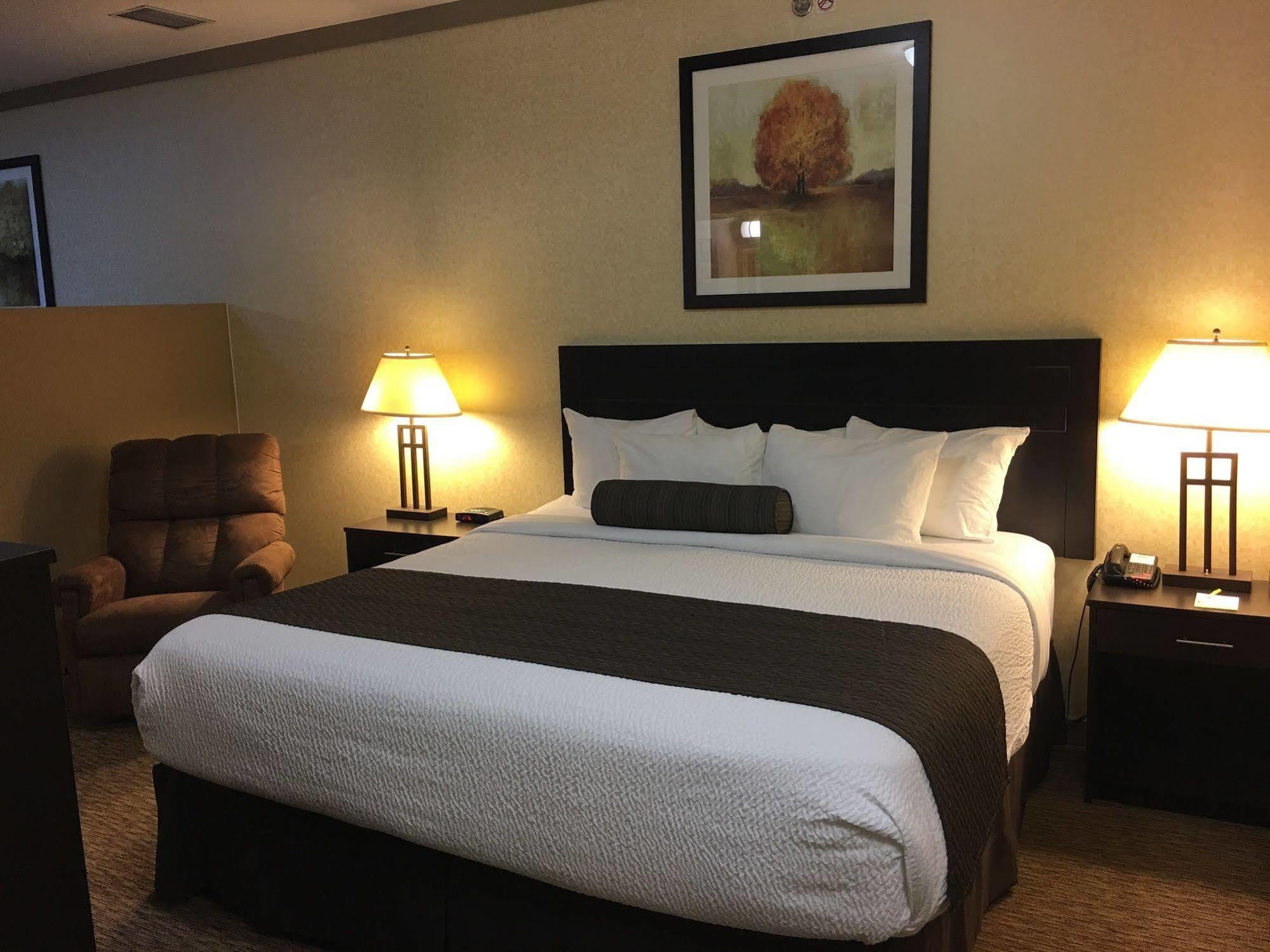Days Inn & Suites By Wyndham Sault Ste. Marie On Dış mekan fotoğraf