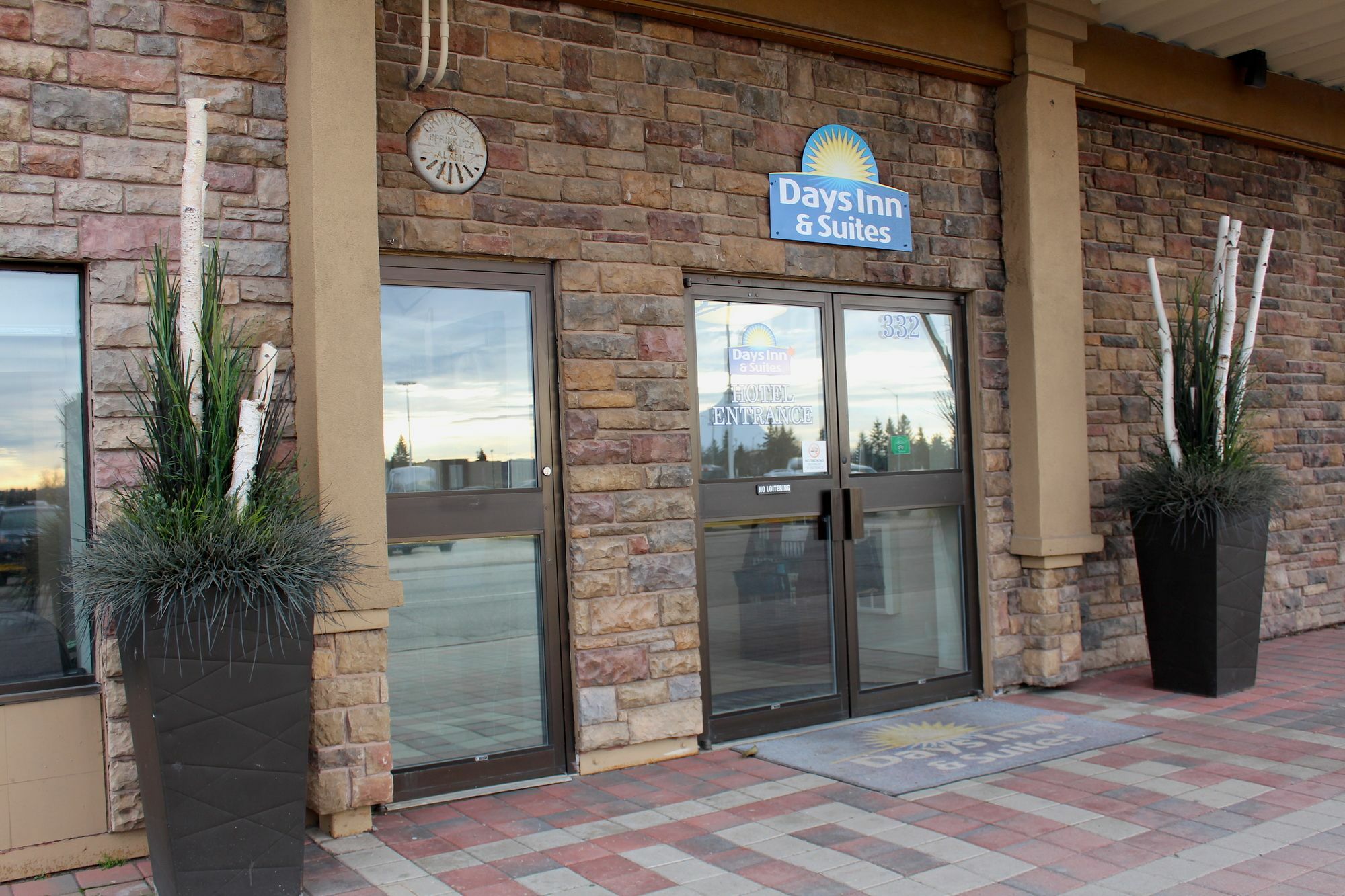Days Inn & Suites By Wyndham Sault Ste. Marie On Dış mekan fotoğraf