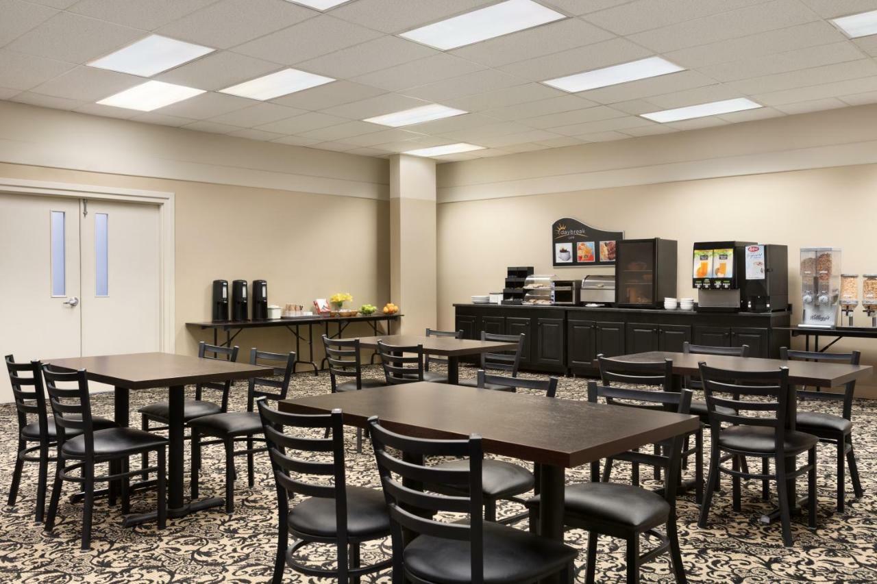 Days Inn & Suites By Wyndham Sault Ste. Marie On Dış mekan fotoğraf